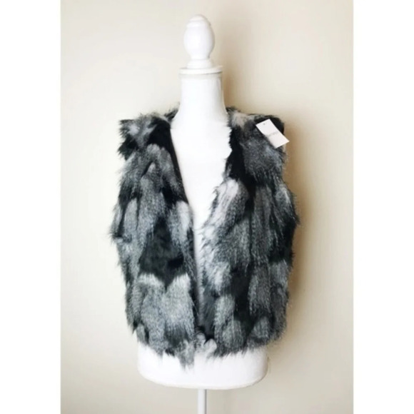 Elian’s Trading Co. • NWT Grey Black Faux … - Picture 1 of 4
